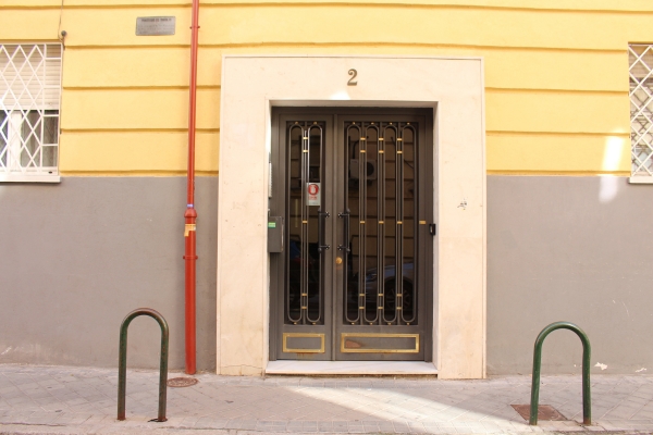 Automatización de Puertas Comunitarias