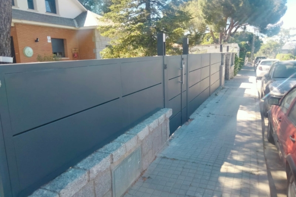 Elegancia y seguridad en una sola puerta