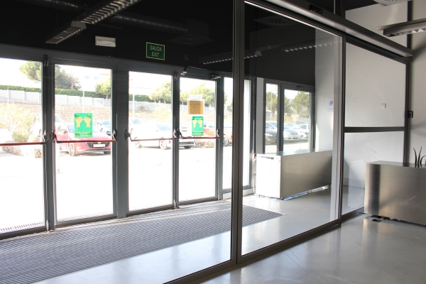 Instalación profesional con Elymar para tu Apertura Automática de Puerta 