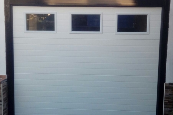 Materiales Más Utilizados en Puertas Seccionales