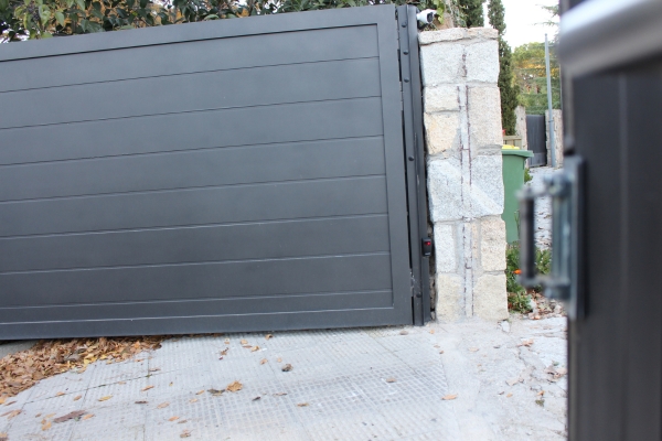 Puerta Batiente de Garaje