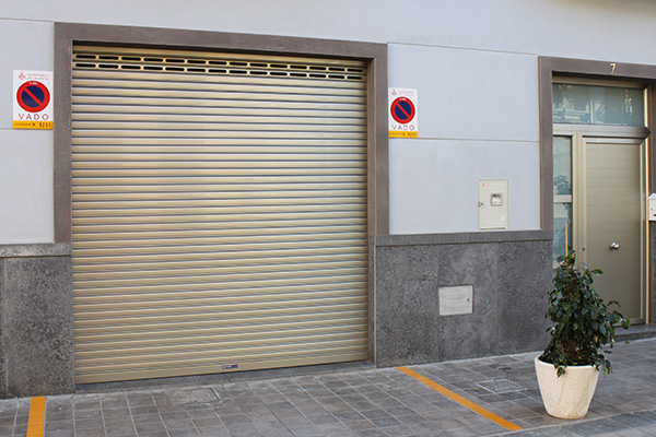 Ventajas de una puerta de garaje » Puertas Automáticas Elymar